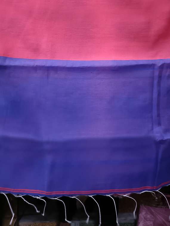 women self design handloom saree with blouse - 22079383 -  Standard Image - 4