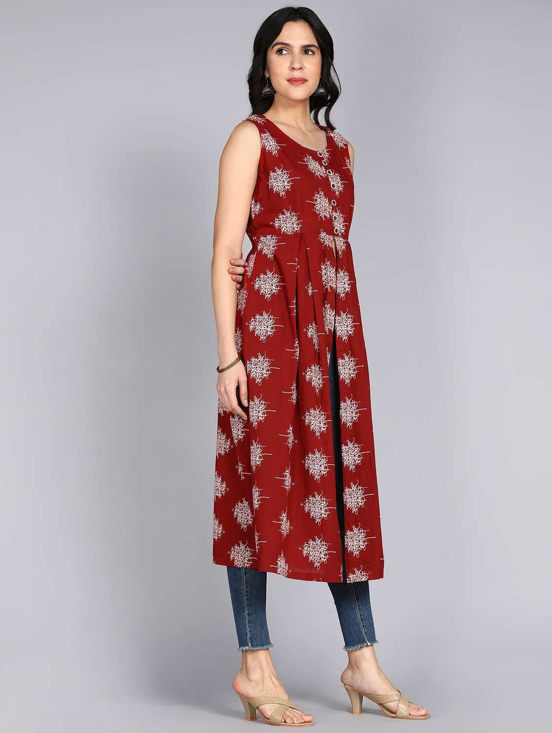 women printed sleeveless front slit kurta - 22079762 -  Standard Image - 1
