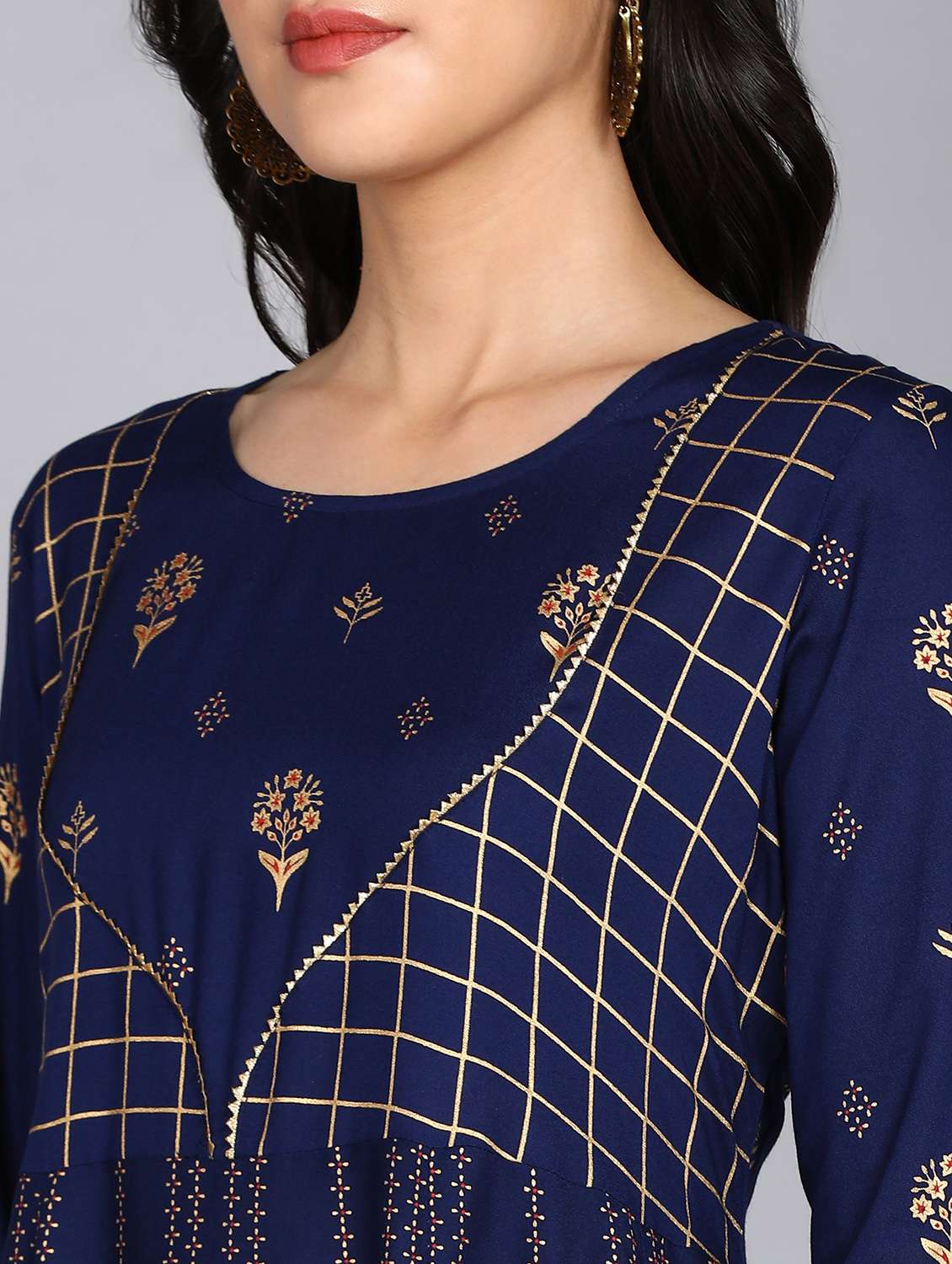 women foil printed three quarter sleeve ethnic dress - 22079799 - Standard Image - 4