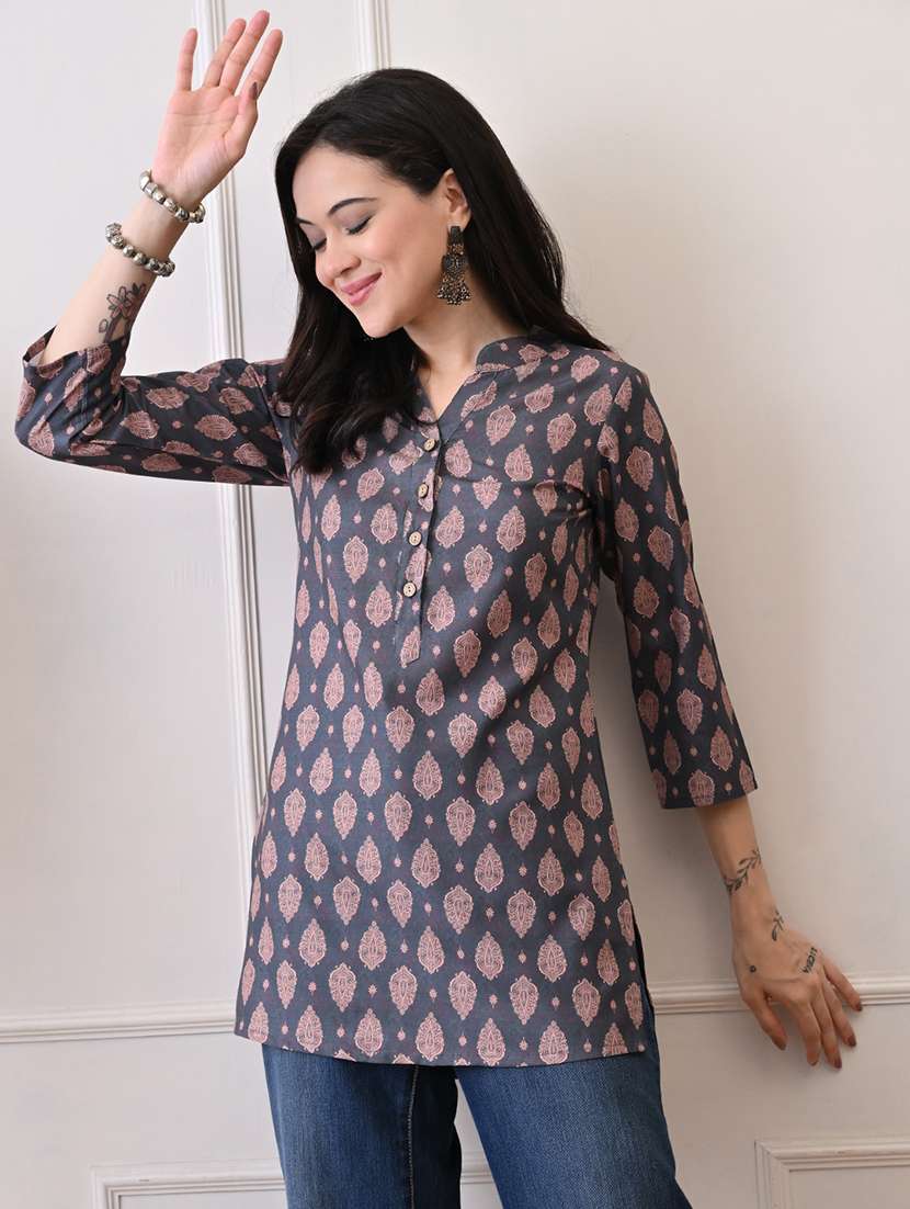 women printed three quarter sleeve straight kurti - 22079857 - Standard Image - 4