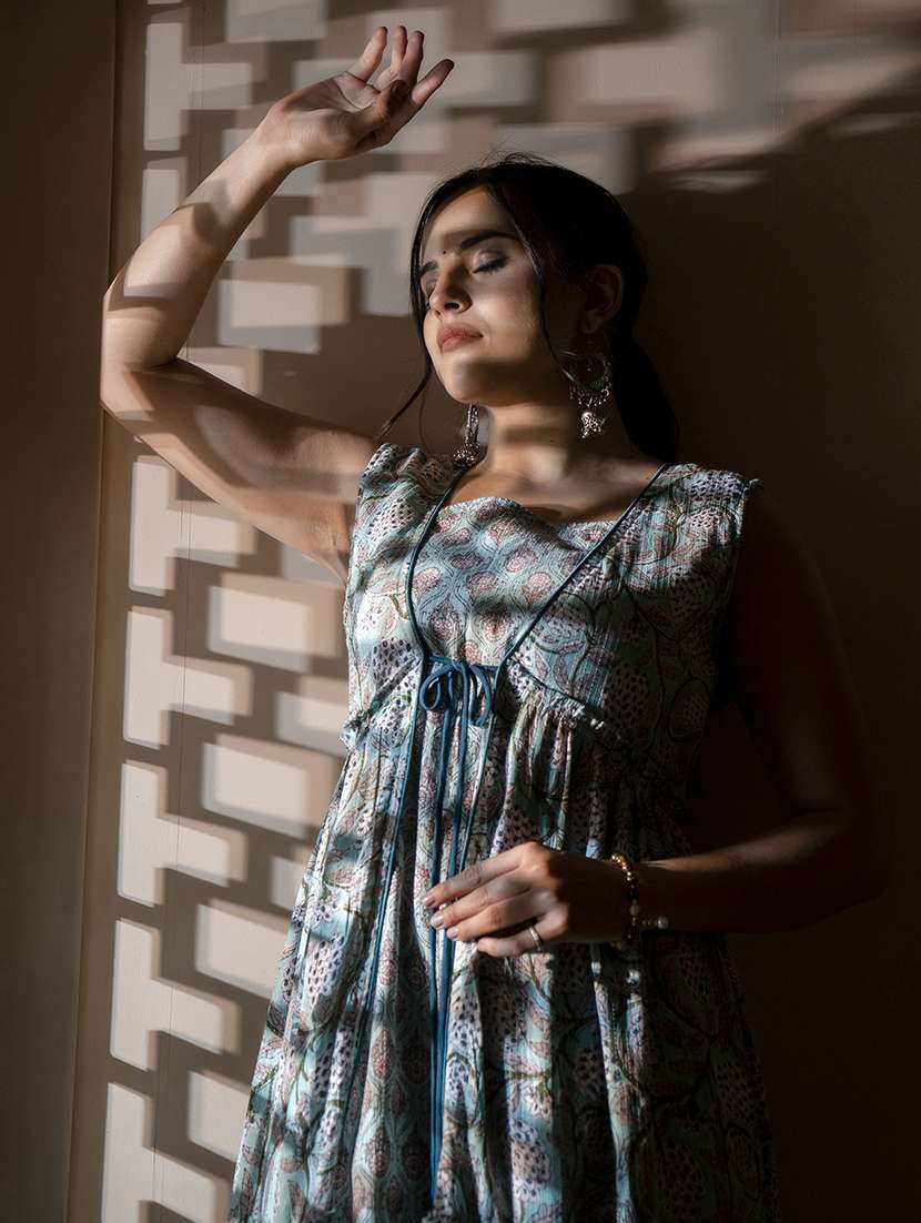 women printed sleeveless tiered ethnic dress - 22079895 - Standard Image - 4