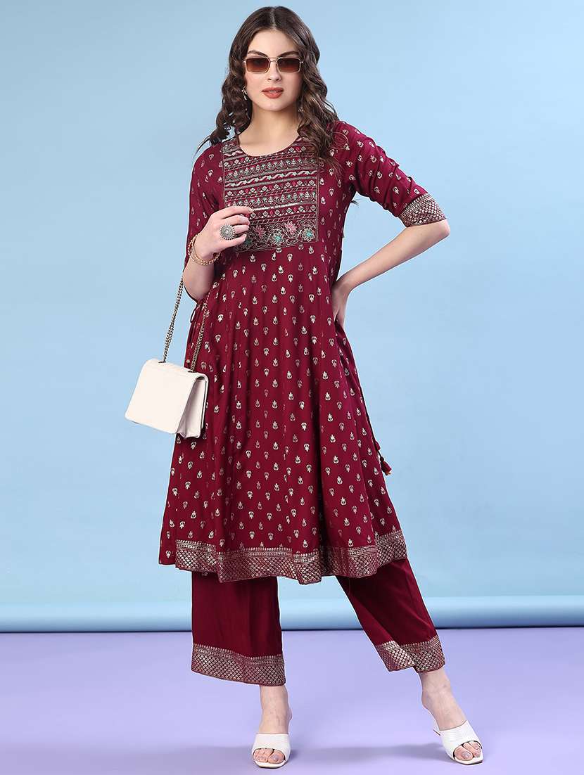women three quarter sleeve kurta and pant set