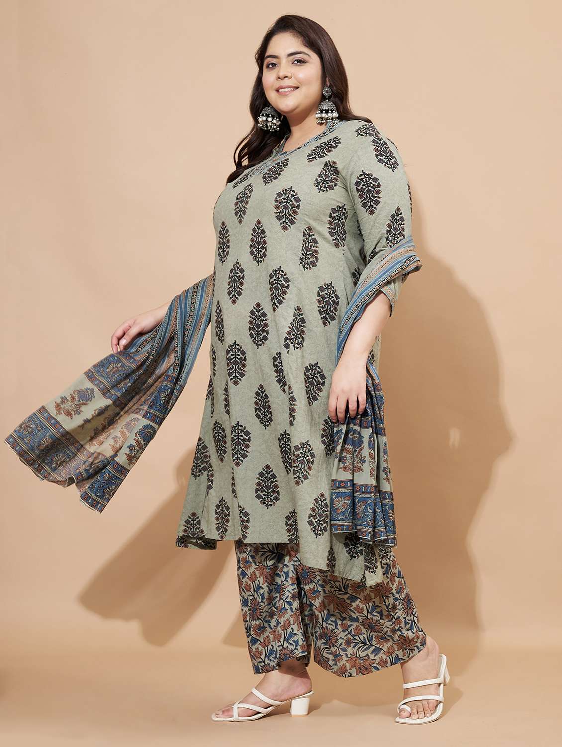 women three quarter sleeve kurta palazzo with dupatta set - 22080555 -  Standard Image - 1