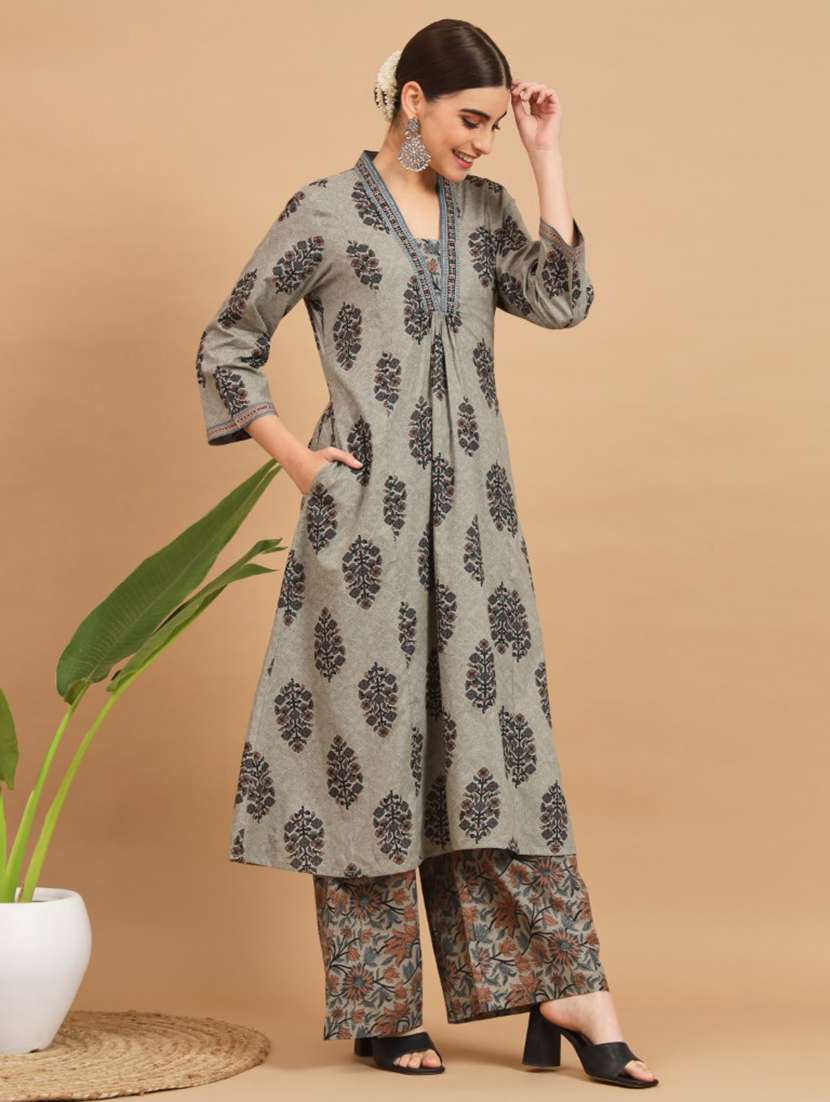 women three quarter sleeve kurta palazzo with dupatta set - 22080556 - Standard Image - 1