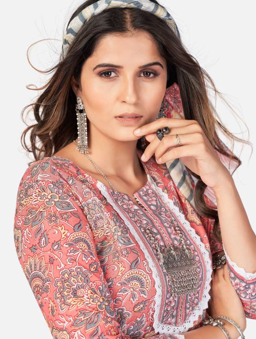 women three quarter sleeve kurta pant with dupatta set - 22080558 - Standard Image - 4