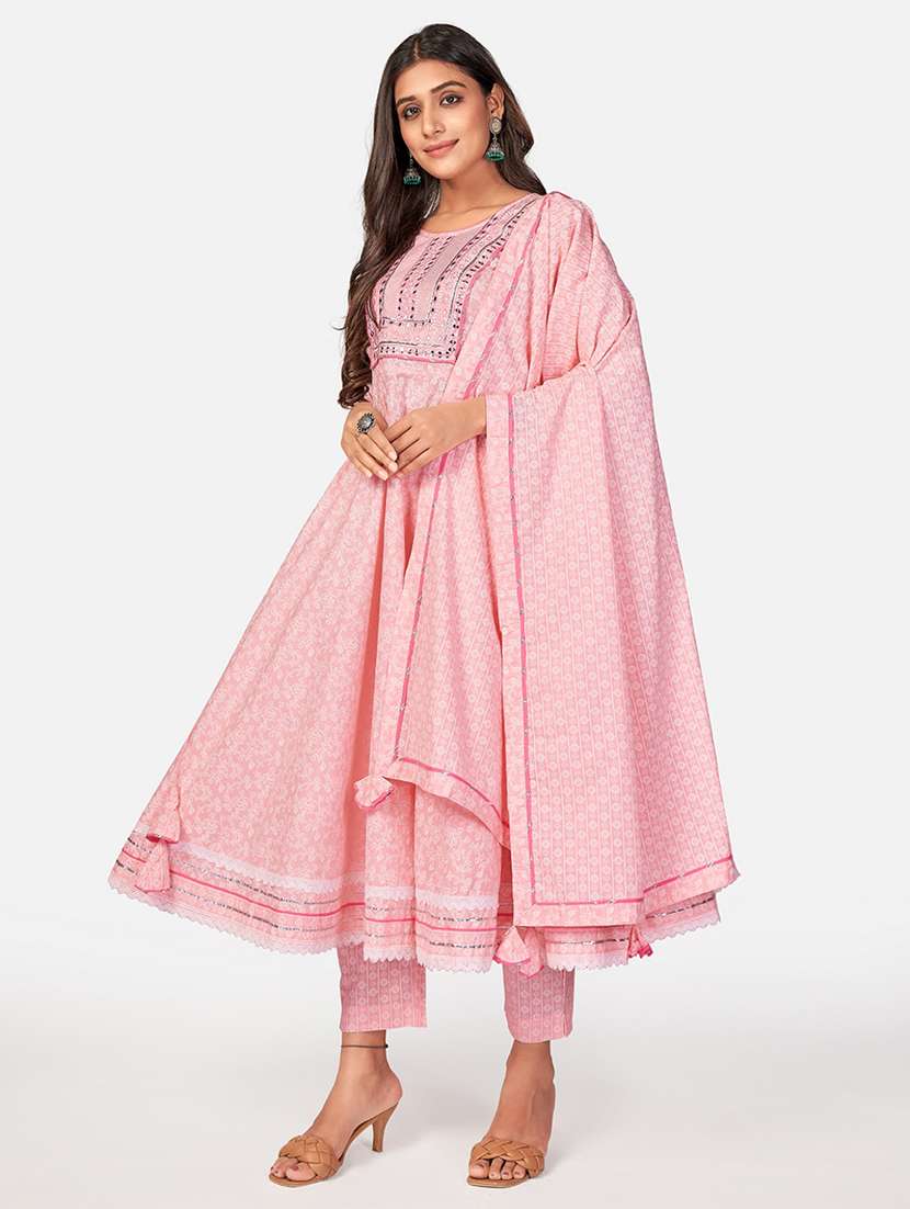 women three quarter sleeve kurta pant with dupatta set - 22080561 - Standard Image - 1