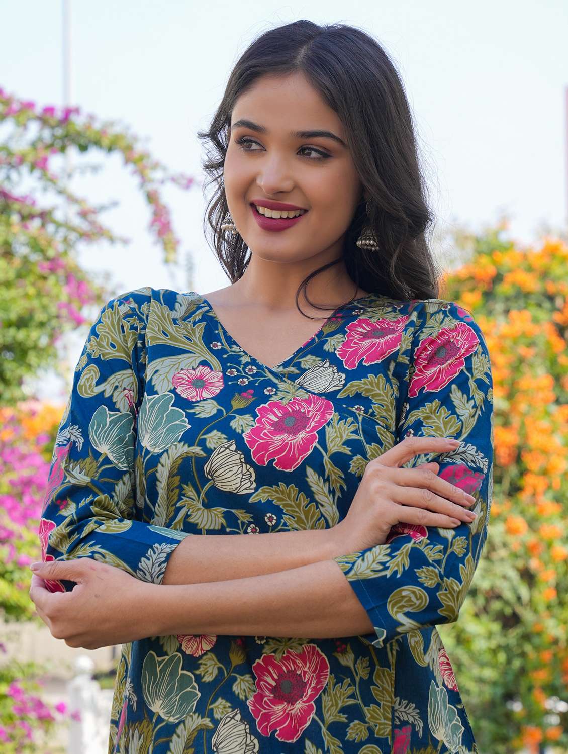 women floral three quarter sleeve straight kurta - 22080571 -  Standard Image - 4