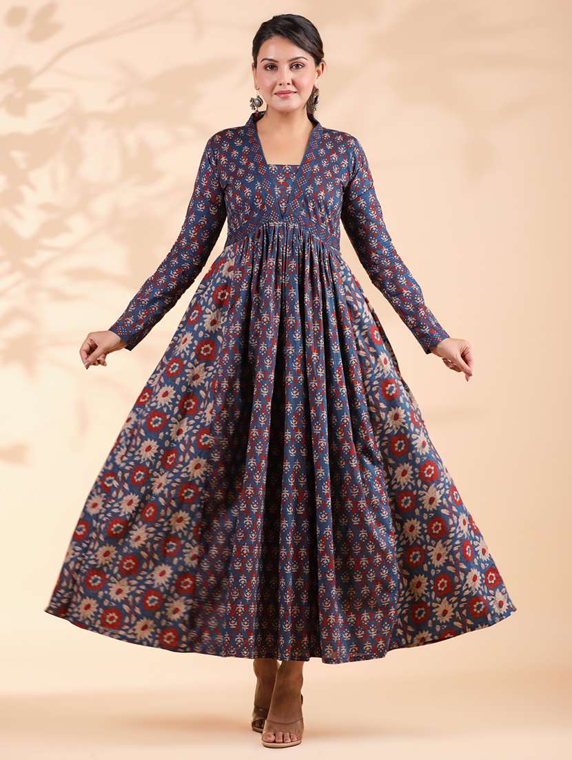 women printed long sleeve flared kurta