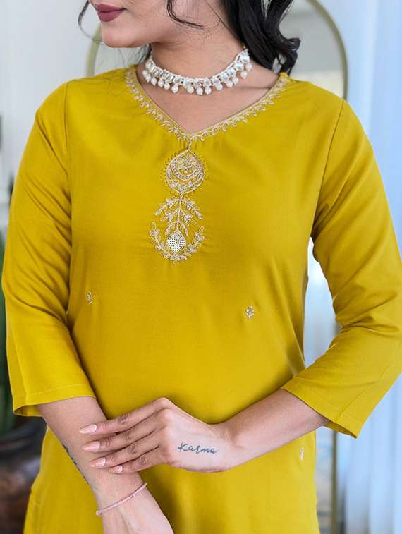 women embroidered three quarter sleeve kurta pant with dupatta set - 22080919 - Standard Image - 4
