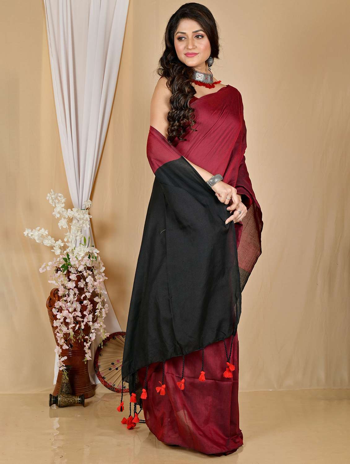 women solid handloom saree with blouse - 22081603 -  Standard Image - 1
