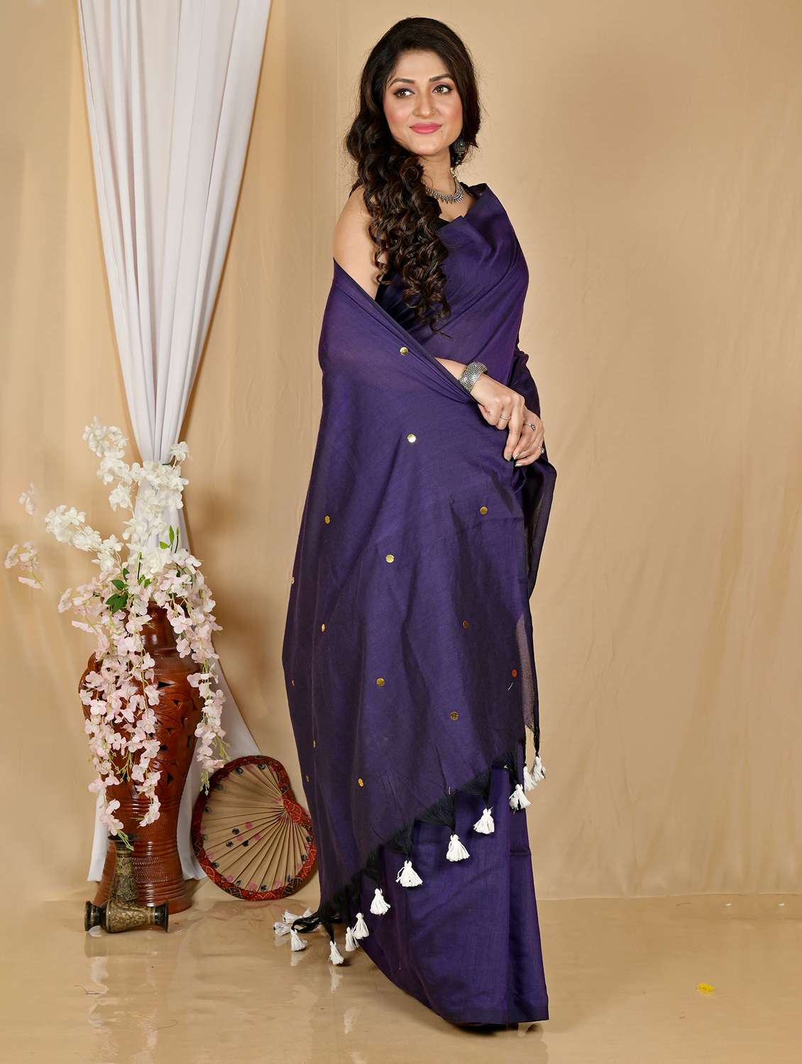 women solid plain saree with blouse - 22081782 -  Standard Image - 1