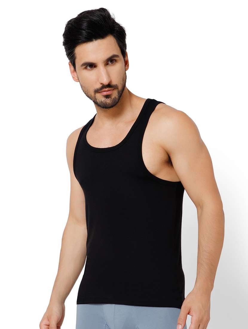men solid scoop neck vest