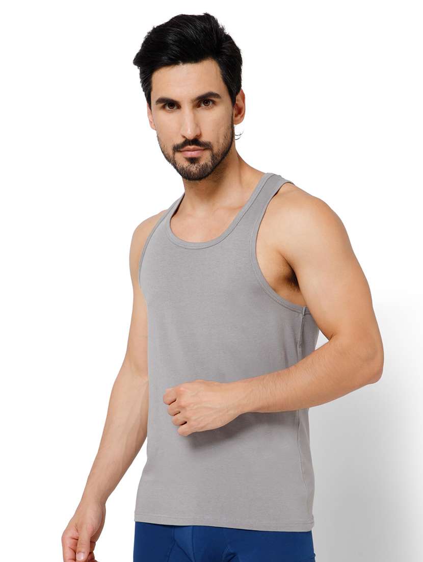 men solid scoop neck vest - 22081987 - Standard Image - 4