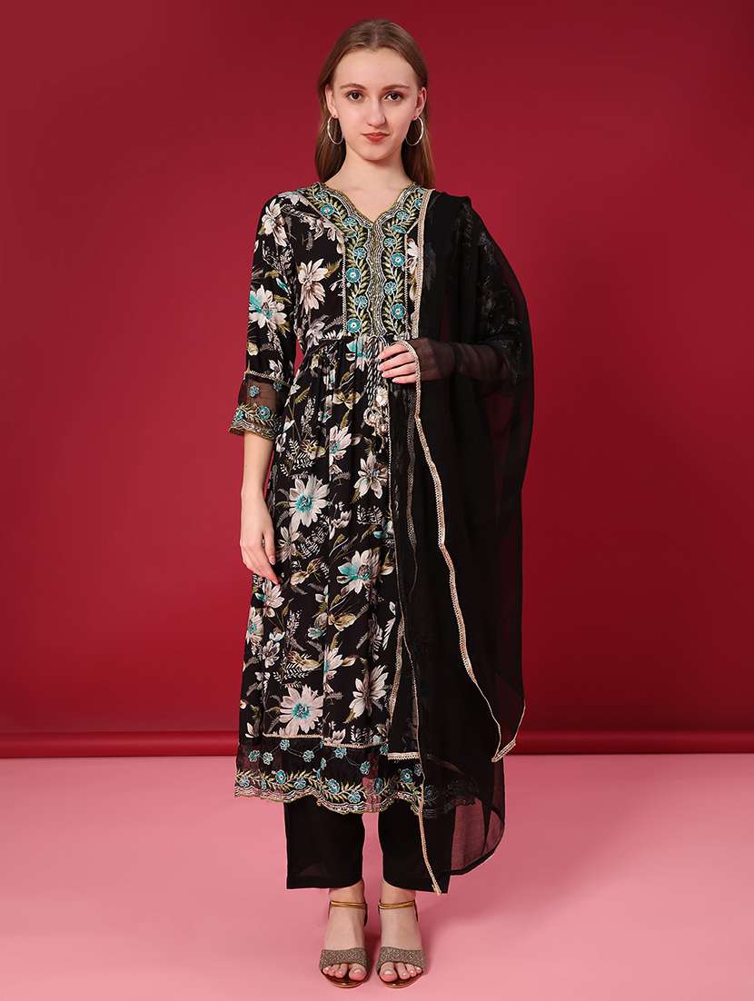 women three quarter sleeve kurta and pant with dupatta - 22082136 -  Standard Image - 1