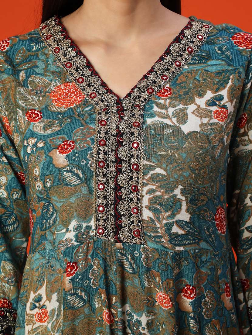 women three quarter sleeve kurta and pant with dupatta - 22082137 -  Standard Image - 4