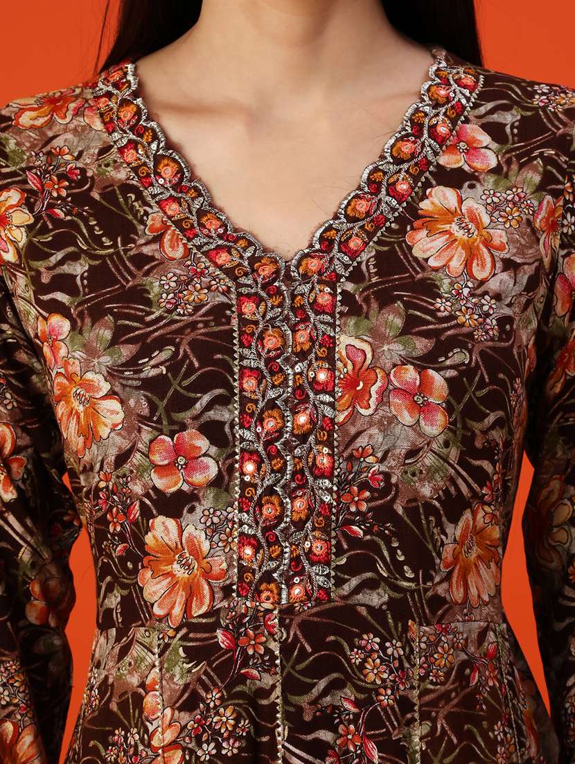 women three quarter sleeve kurta and pant with dupatta - 22082138 -  Standard Image - 4