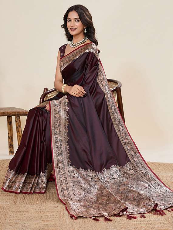 women solid with bordered saree with blouse - 22082196 -  Standard Image - 1