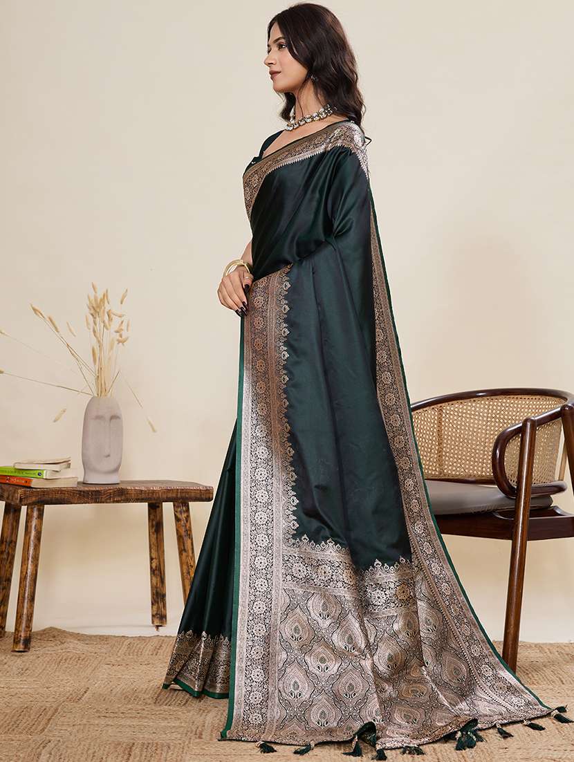 women solid with bordered saree with blouse - 22082197 -  Standard Image - 1