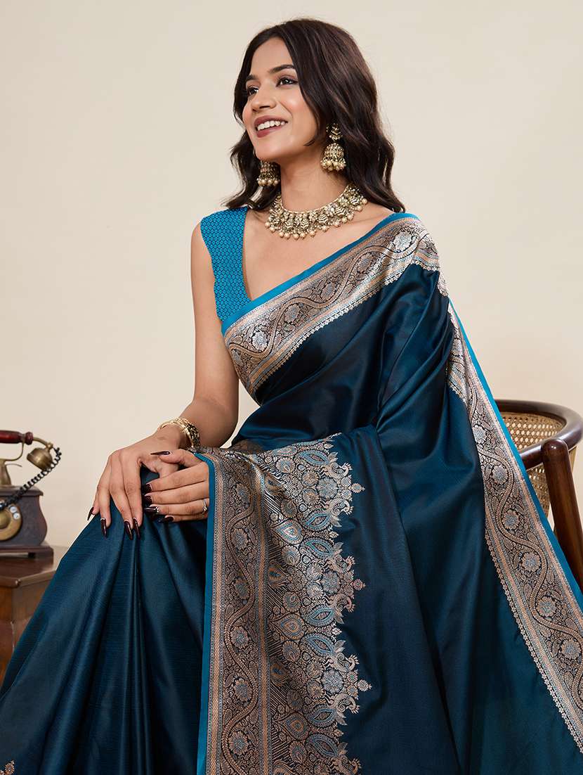 women solid with bordered saree with blouse - 22082198 -  Standard Image - 4