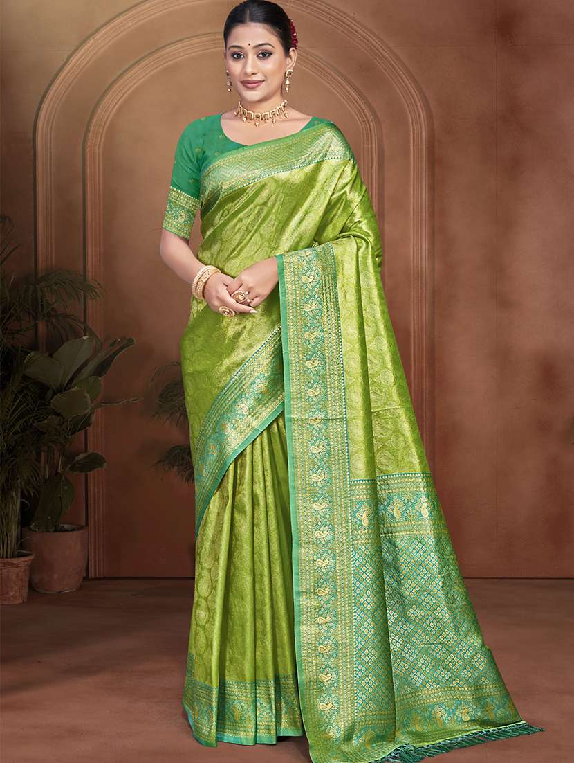 women self design kanjivaram saree with blouse
