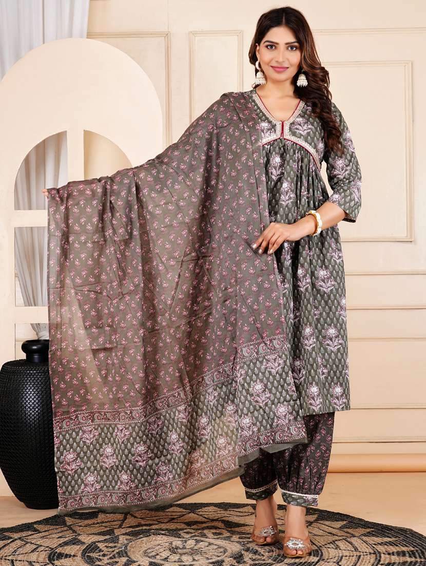 women three quarter sleeve kurta salwar with dupatta set