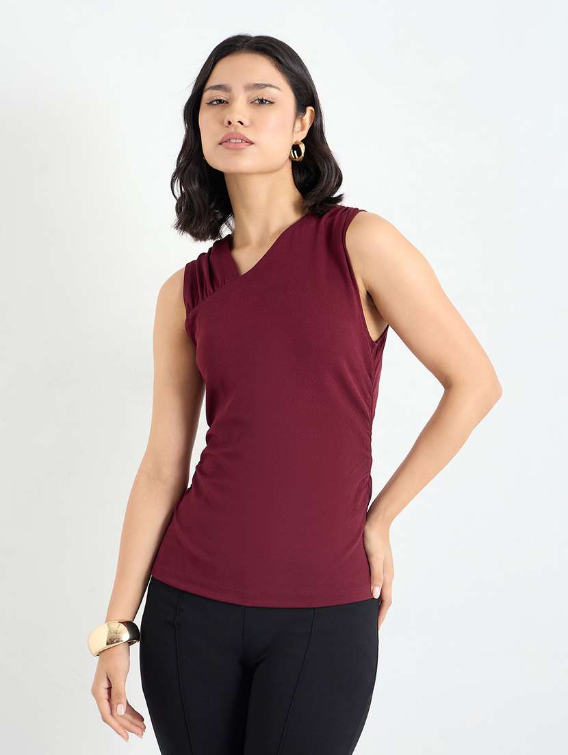 women maroon solid sleeveless slim fit top