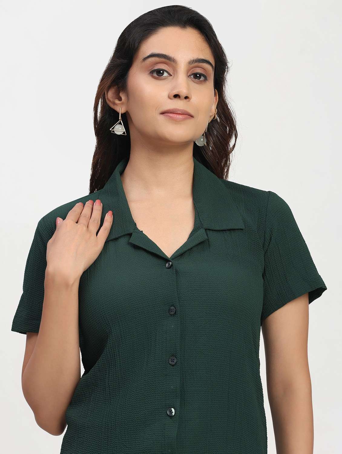 women solid short sleeve collared shirt - 22083593 - Standard Image - 6