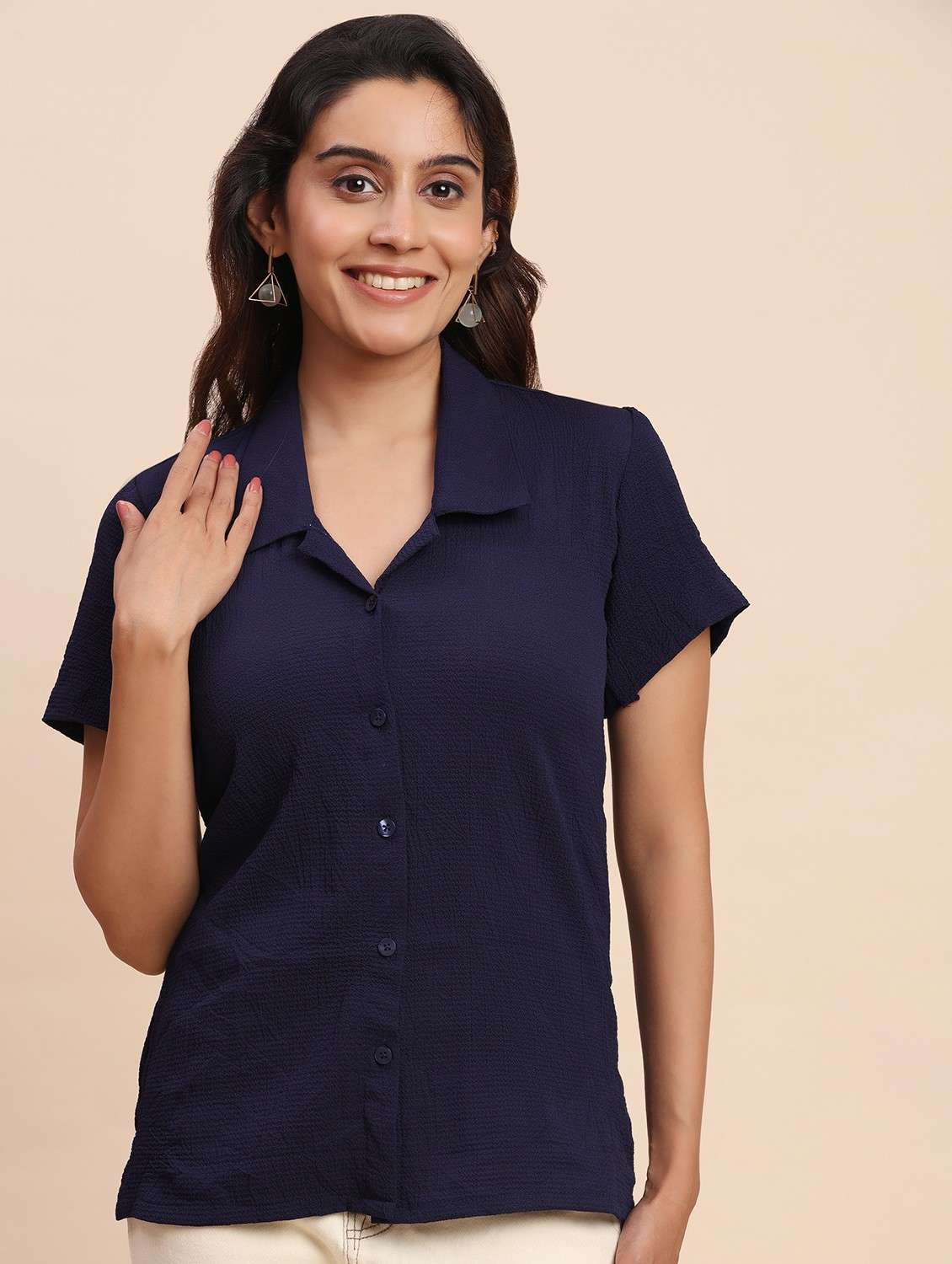 women solid short sleeve collared shirt - 22083597 -  Standard Image - 1