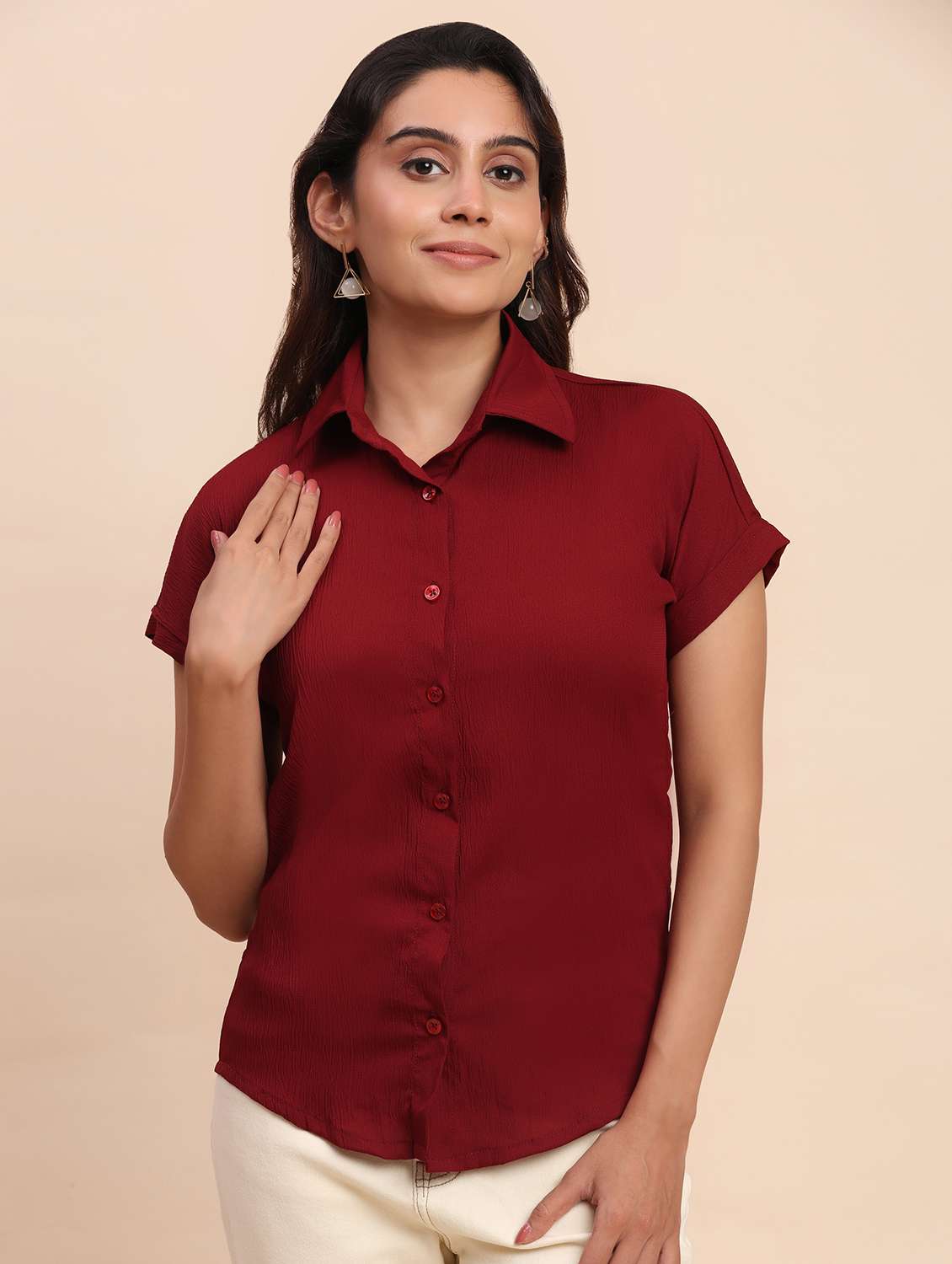 women solid short sleeve collared shirt
