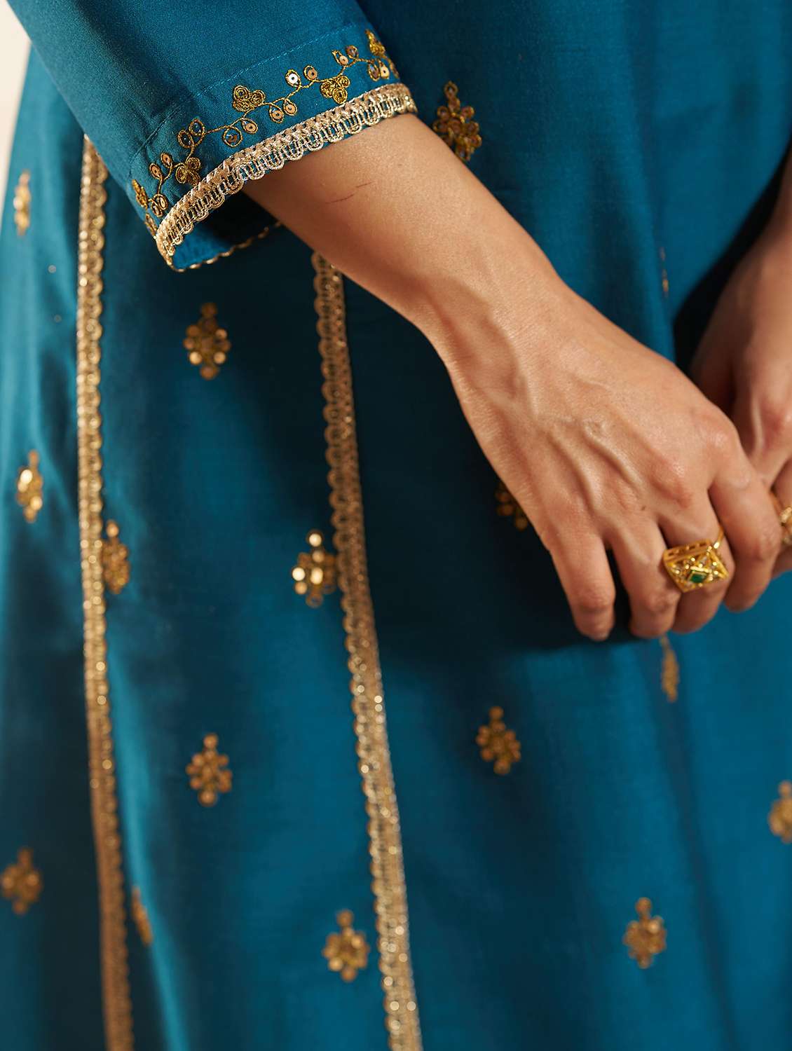 women embroidered three quarter sleeve kurta pant with dupatta set - 22083643 -  Standard Image - 4