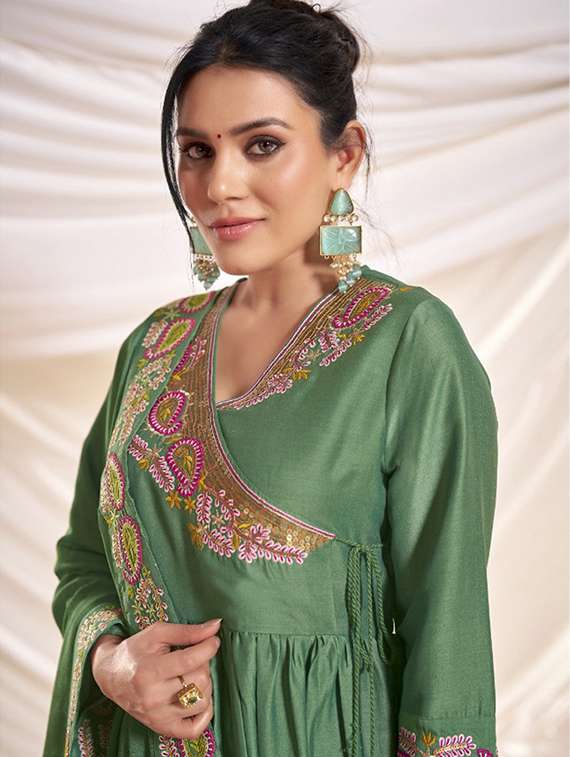 women embroidered three quarter sleeve kurta pant with dupatta set - 22083647 -  Standard Image - 4