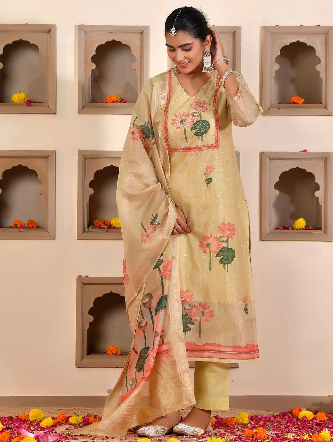 women floral three quarter sleeve kurta pant with dupatta set