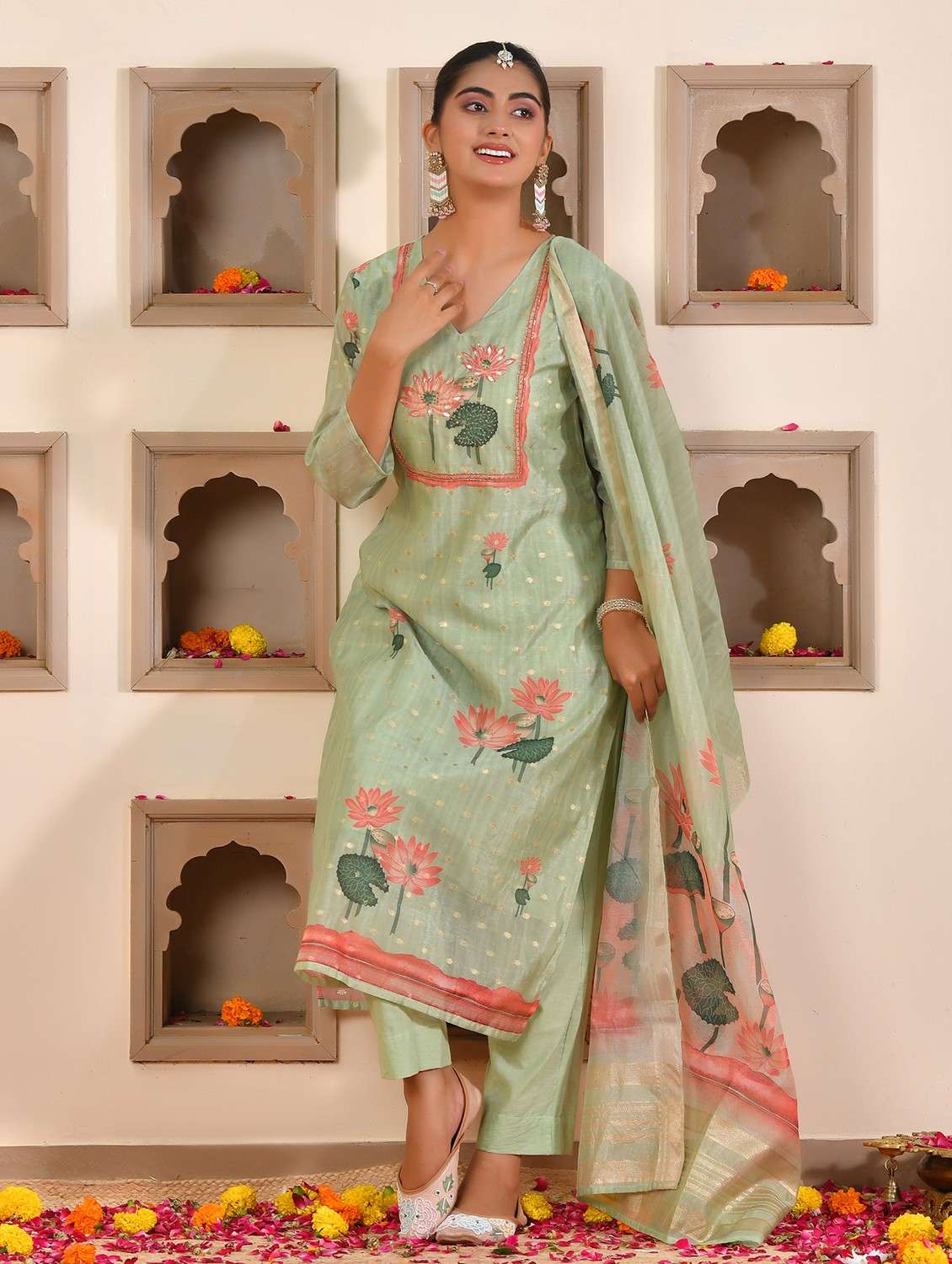 women floral three quarter sleeve kurta pant with dupatta set