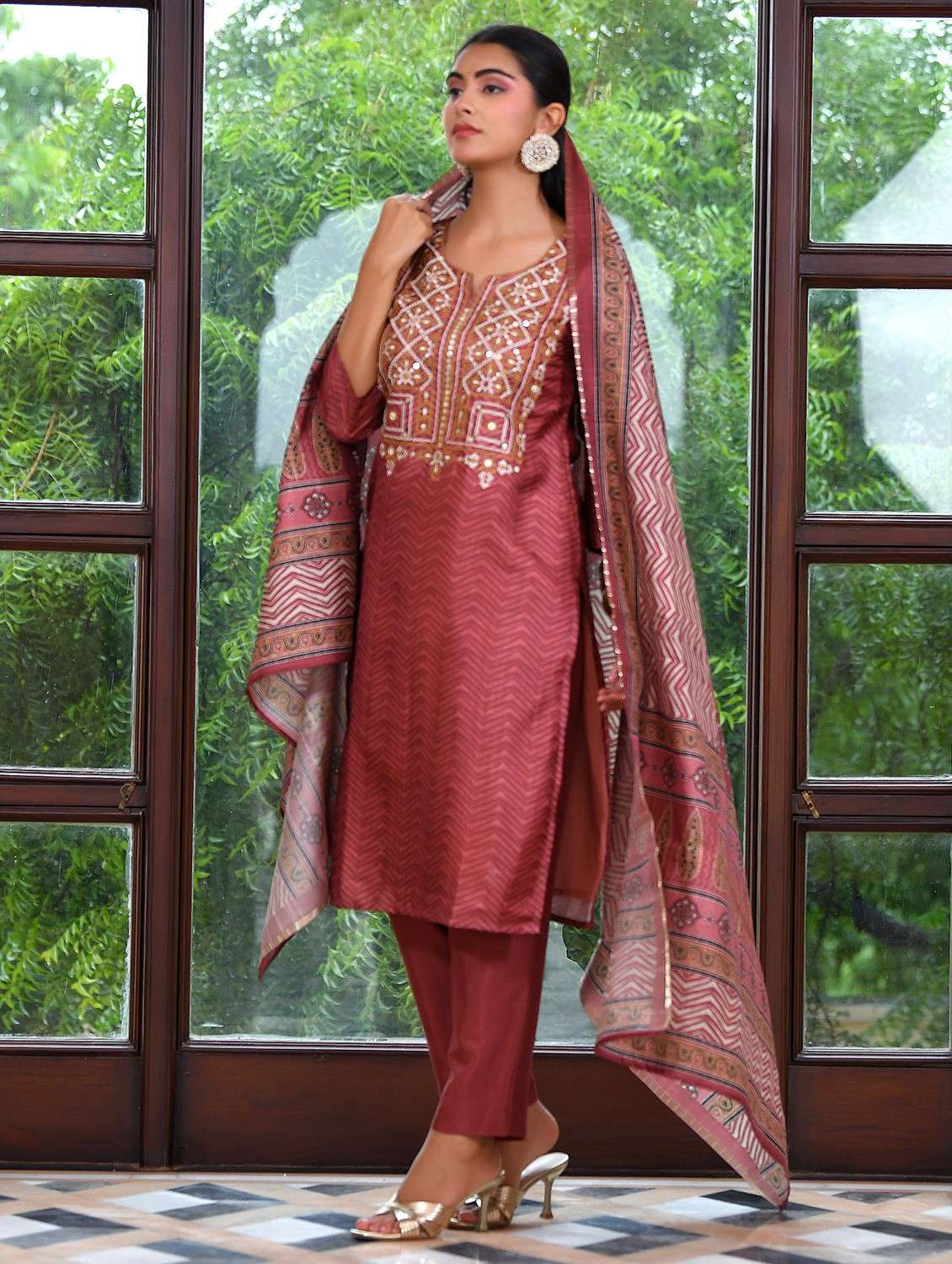 women chevron three quarter sleeve kurta pant with dupatta set - 22084021 - Standard Image - 1