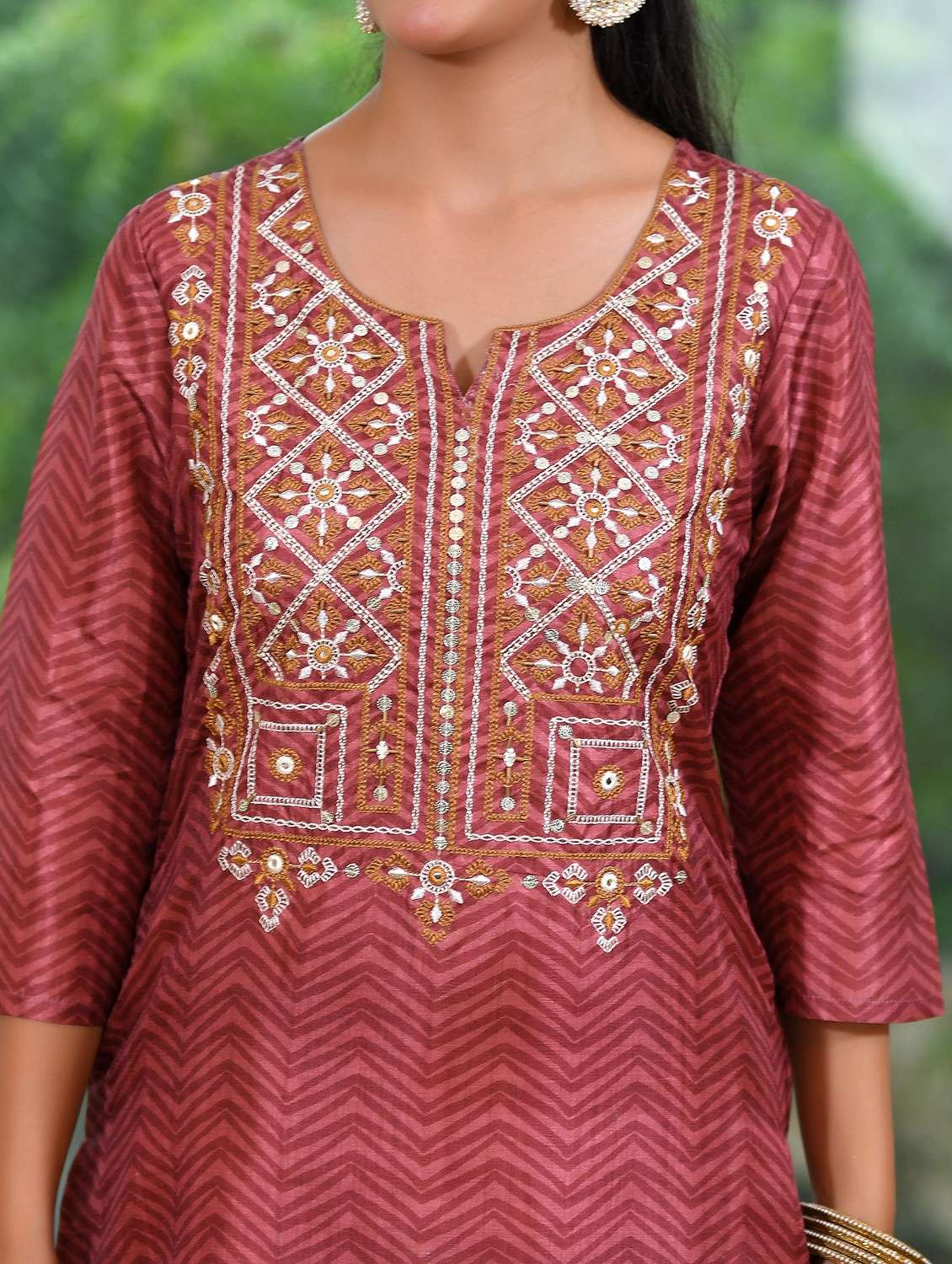 women chevron three quarter sleeve kurta pant with dupatta set - 22084021 - Standard Image - 4
