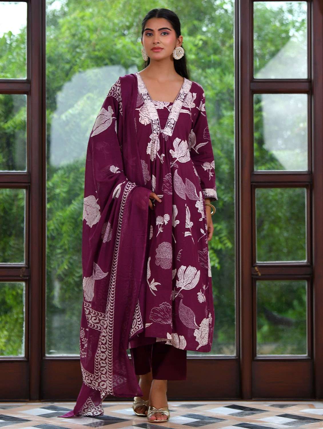 women floral printed long sleeve kurta pant with dupatta set