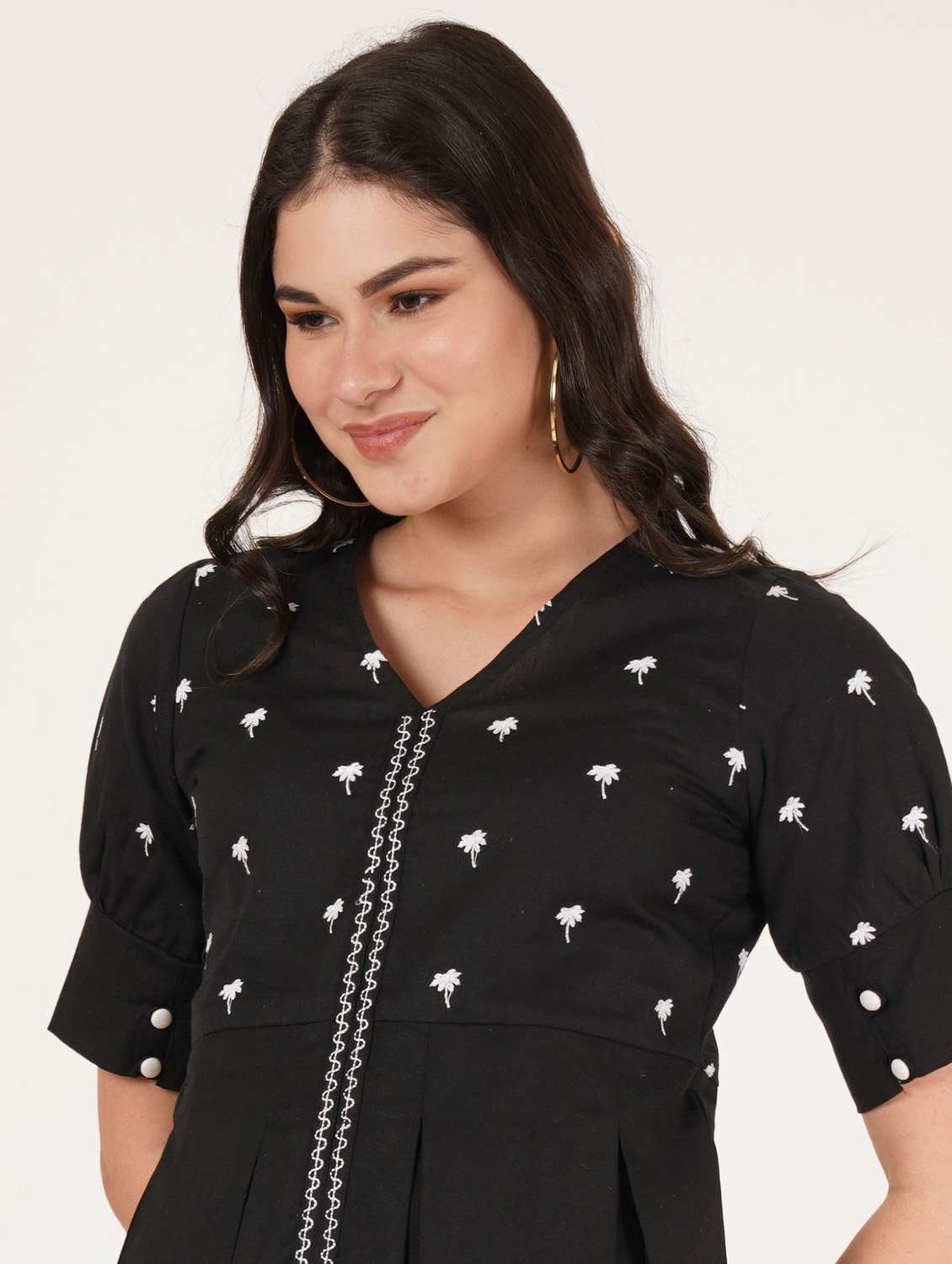 women embroidered short sleeve a-line top - 22084066 -  Standard Image - 4