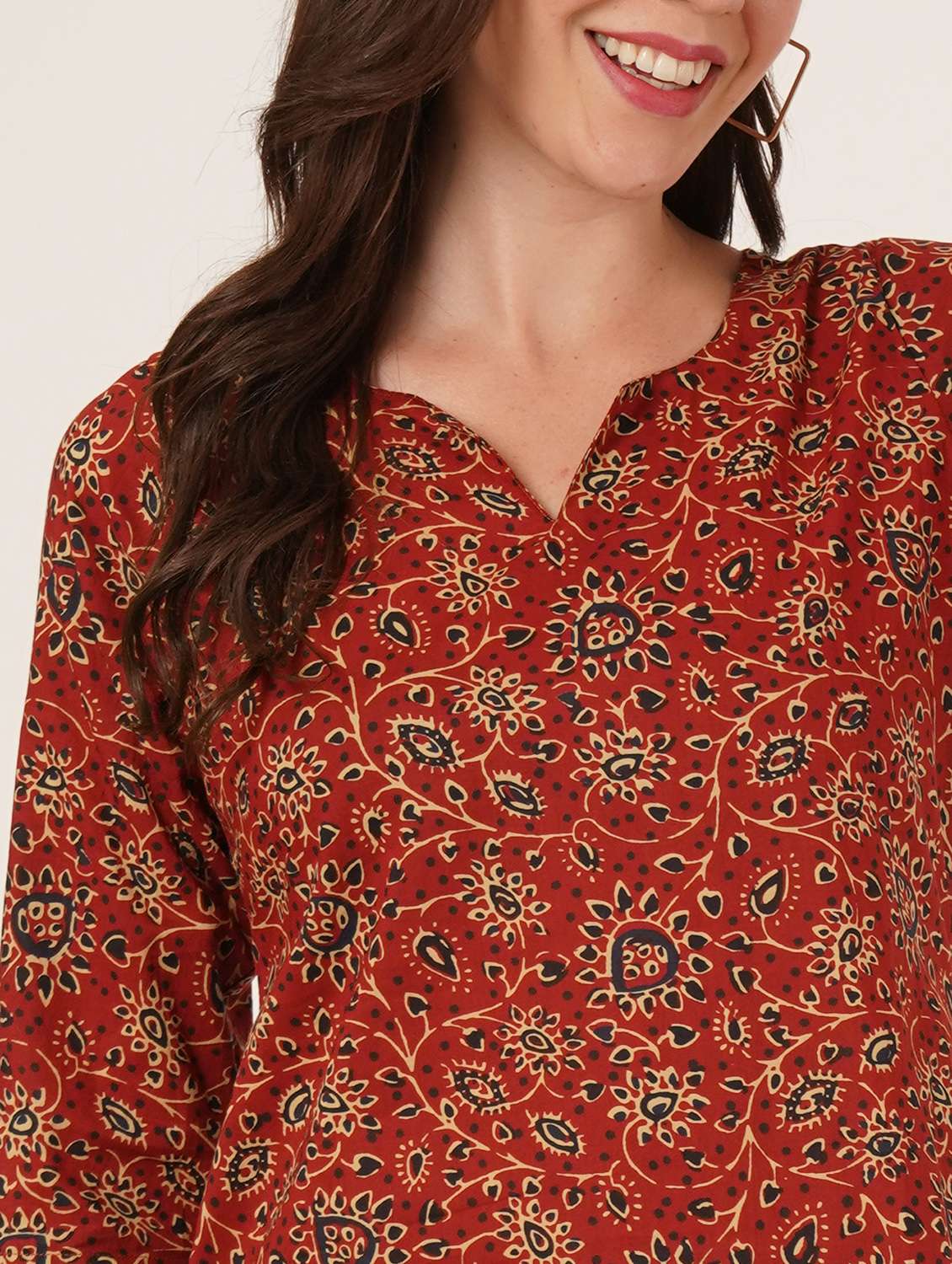 women printed three quarter sleeve straight kurti - 22084075 -  Standard Image - 4