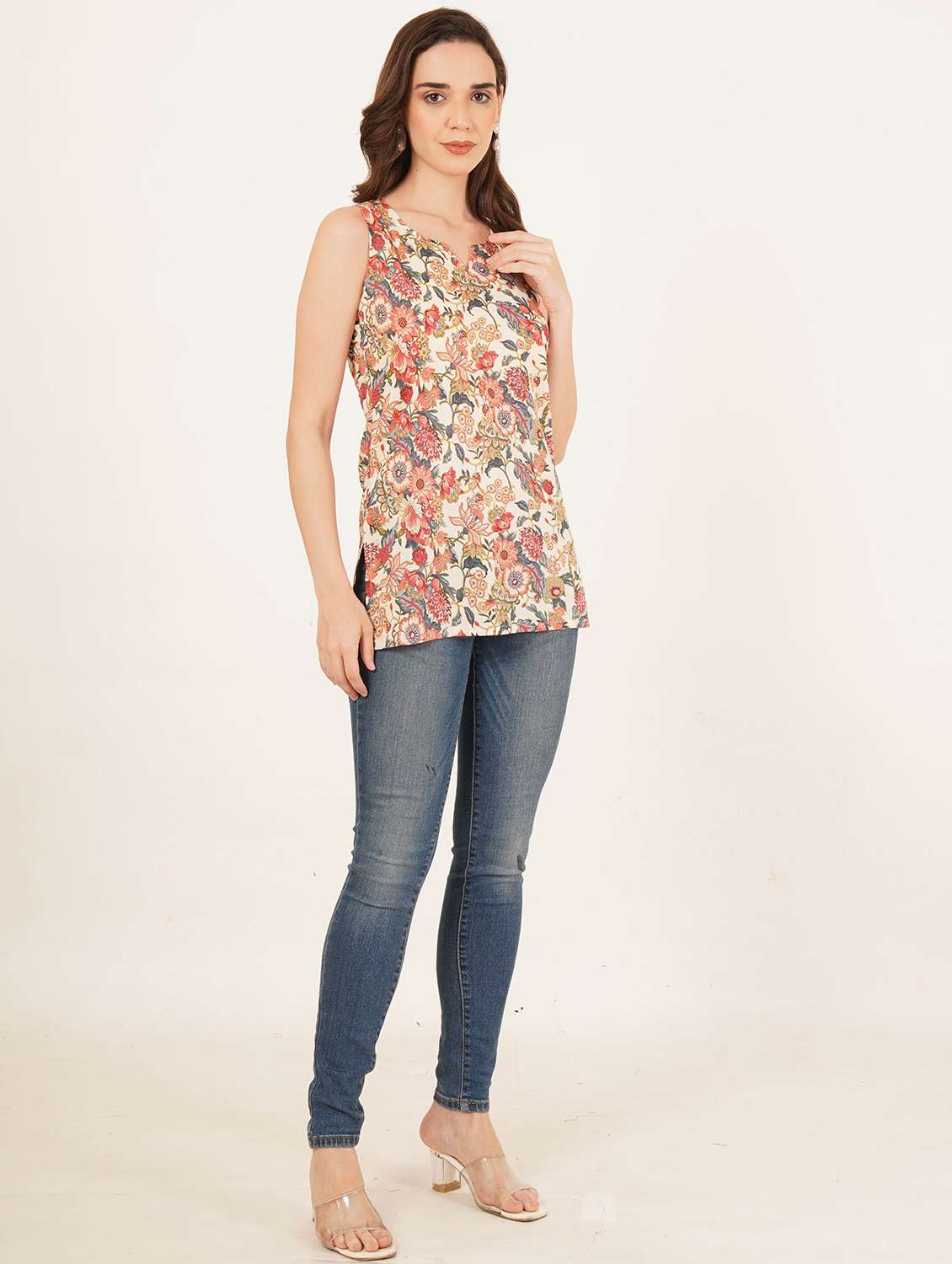 women printed sleeveles straight kurti - 22084084 - Standard Image - 4