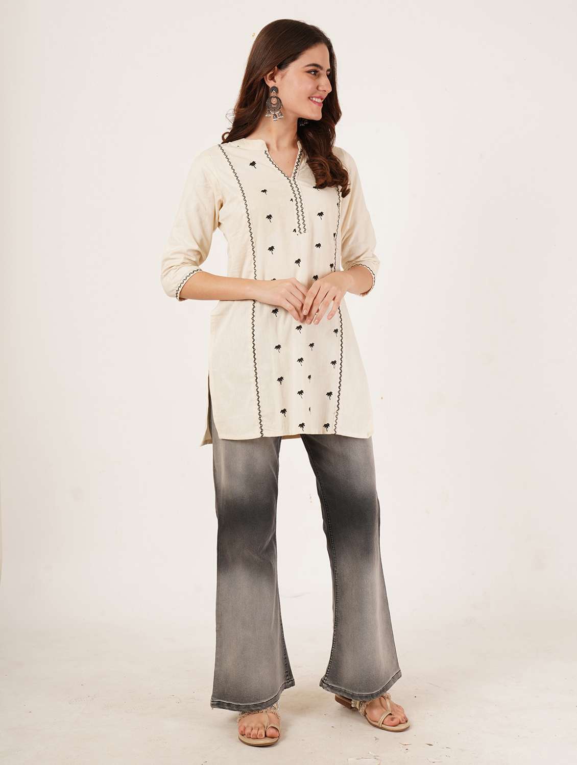 women embroidered three quarter sleeve straight kurti - 22084145 - Standard Image - 4