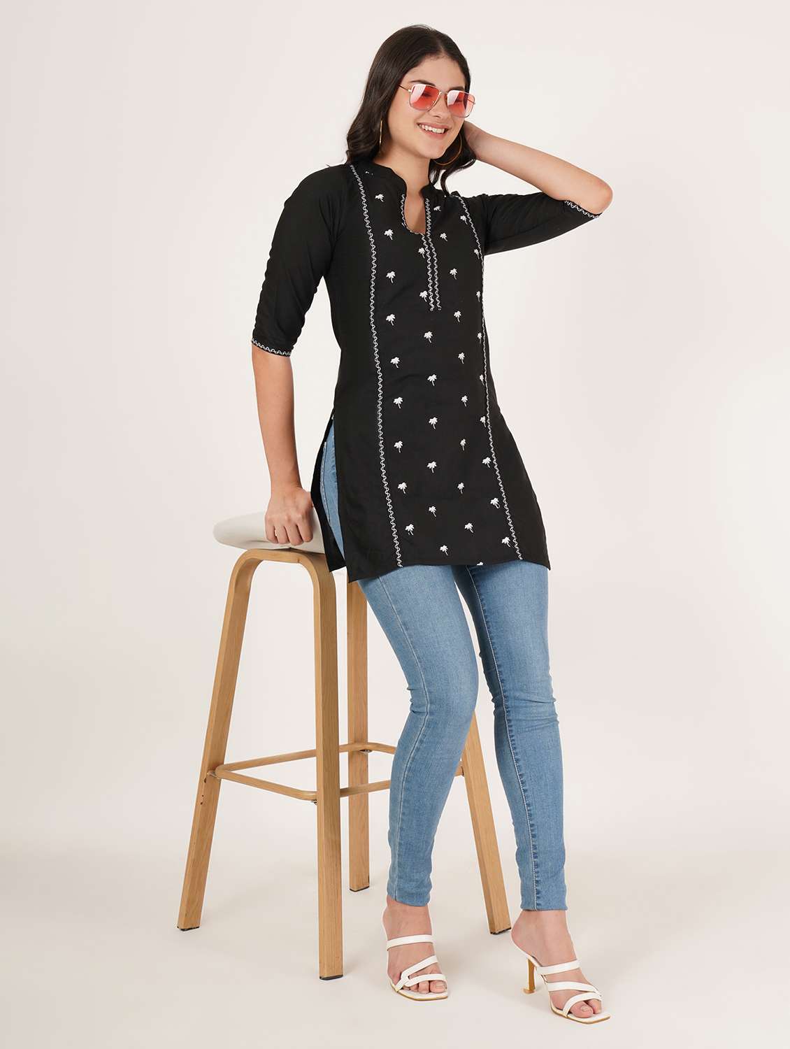women embroidered three quarter sleeve straight kurti - 22084146 - Standard Image - 4