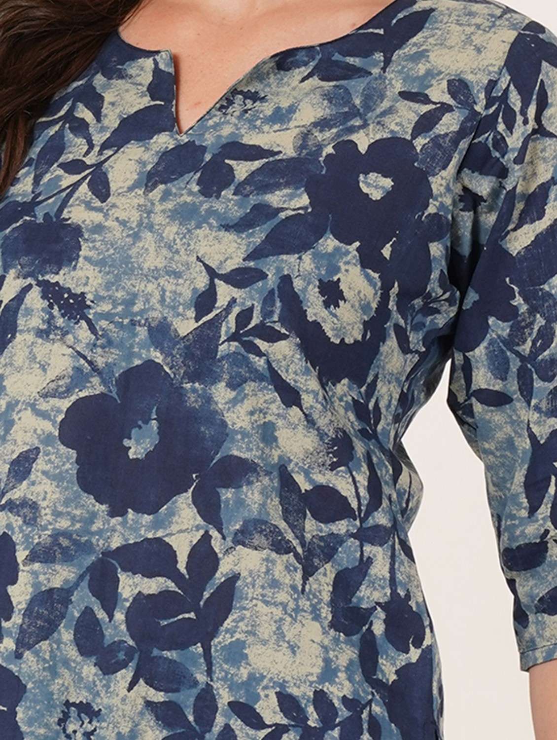 women printed three quarter sleeve straight kurti - 22084172 -  Standard Image - 4