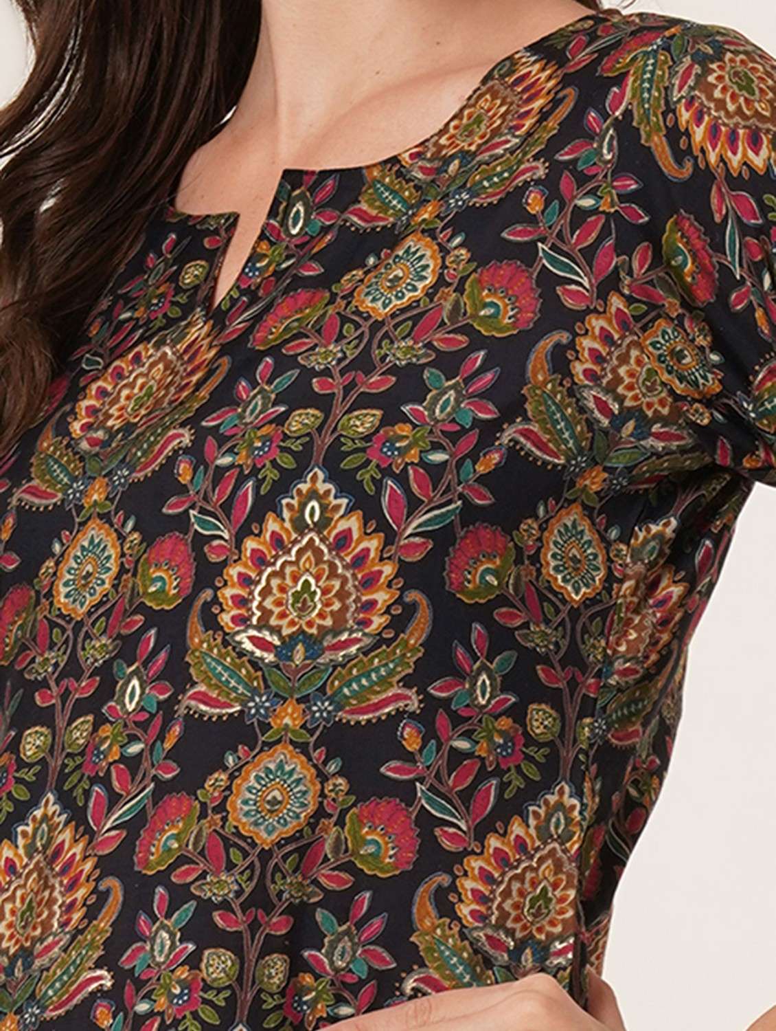 women printed three quarter sleeve straight kurti - 22084175 - Standard Image - 4