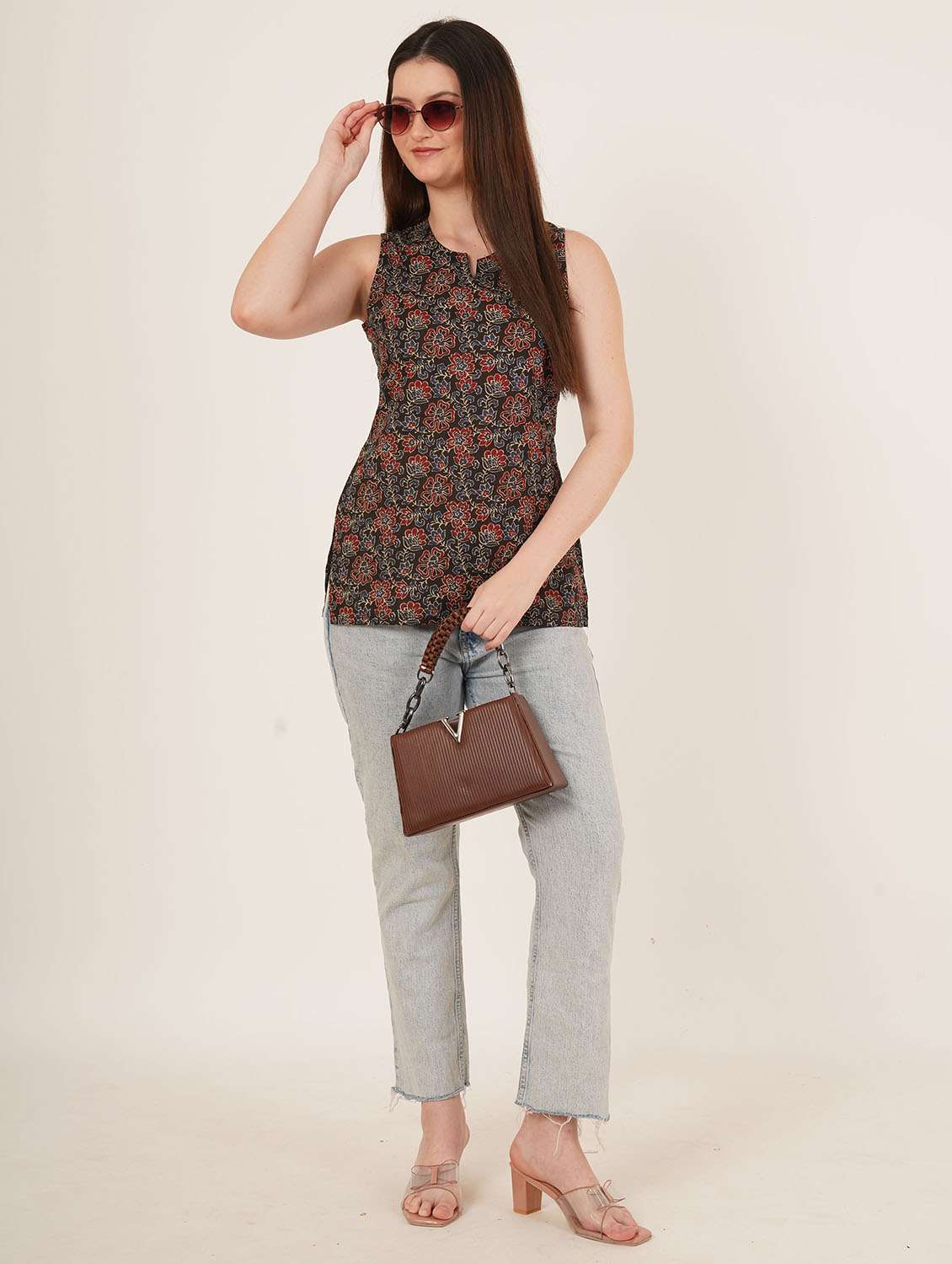 women printed sleeveless straight kurti - 22084184 -  Standard Image - 6