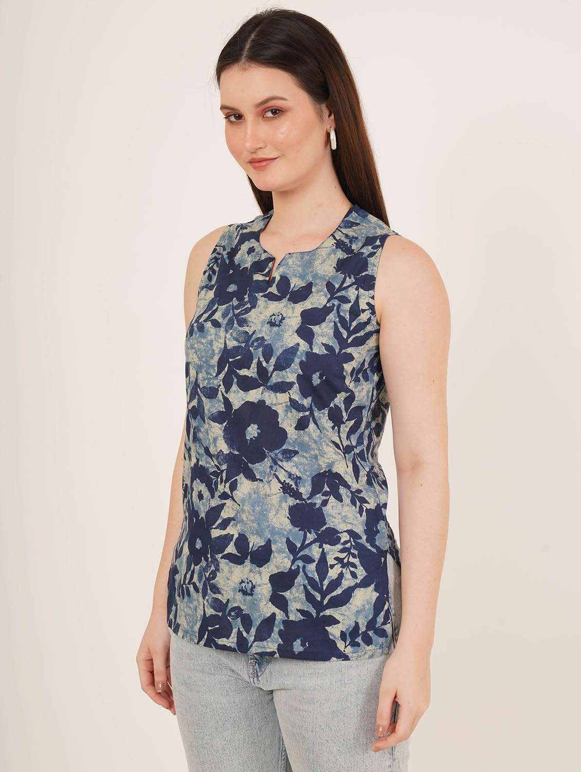 women floral printed sleeveless straight kurti - 22084185 -  Standard Image - 1