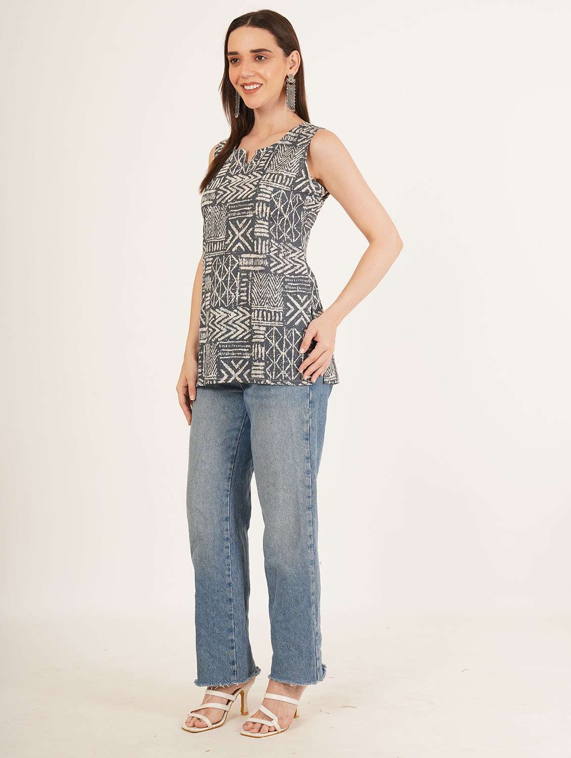 women printed sleeveless straight kurti - 22084189 -  Standard Image - 6