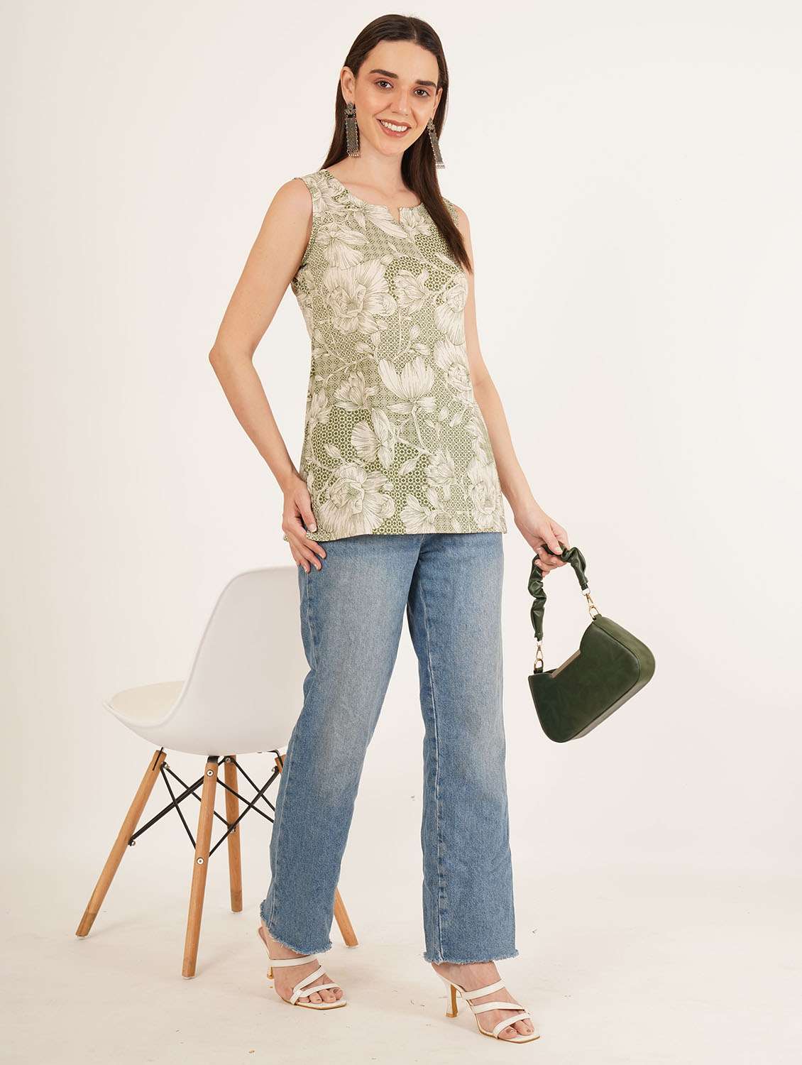 women floral printed sleeveless straight kurti - 22084191 -  Standard Image - 4