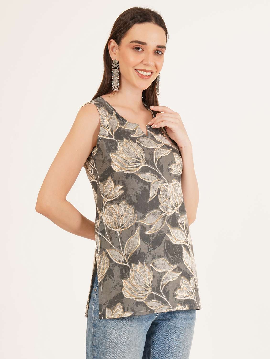 women floral printed sleeveless straight kurti - 22084193 -  Standard Image - 1