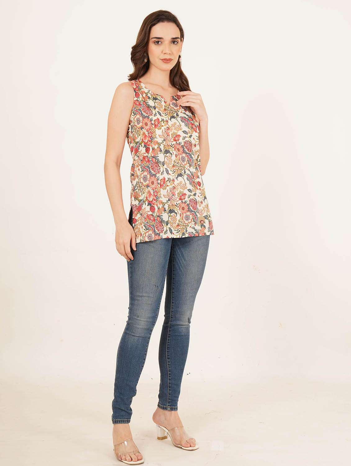 women floral printed sleeveless straight kurti - 22084198 - Standard Image - 4
