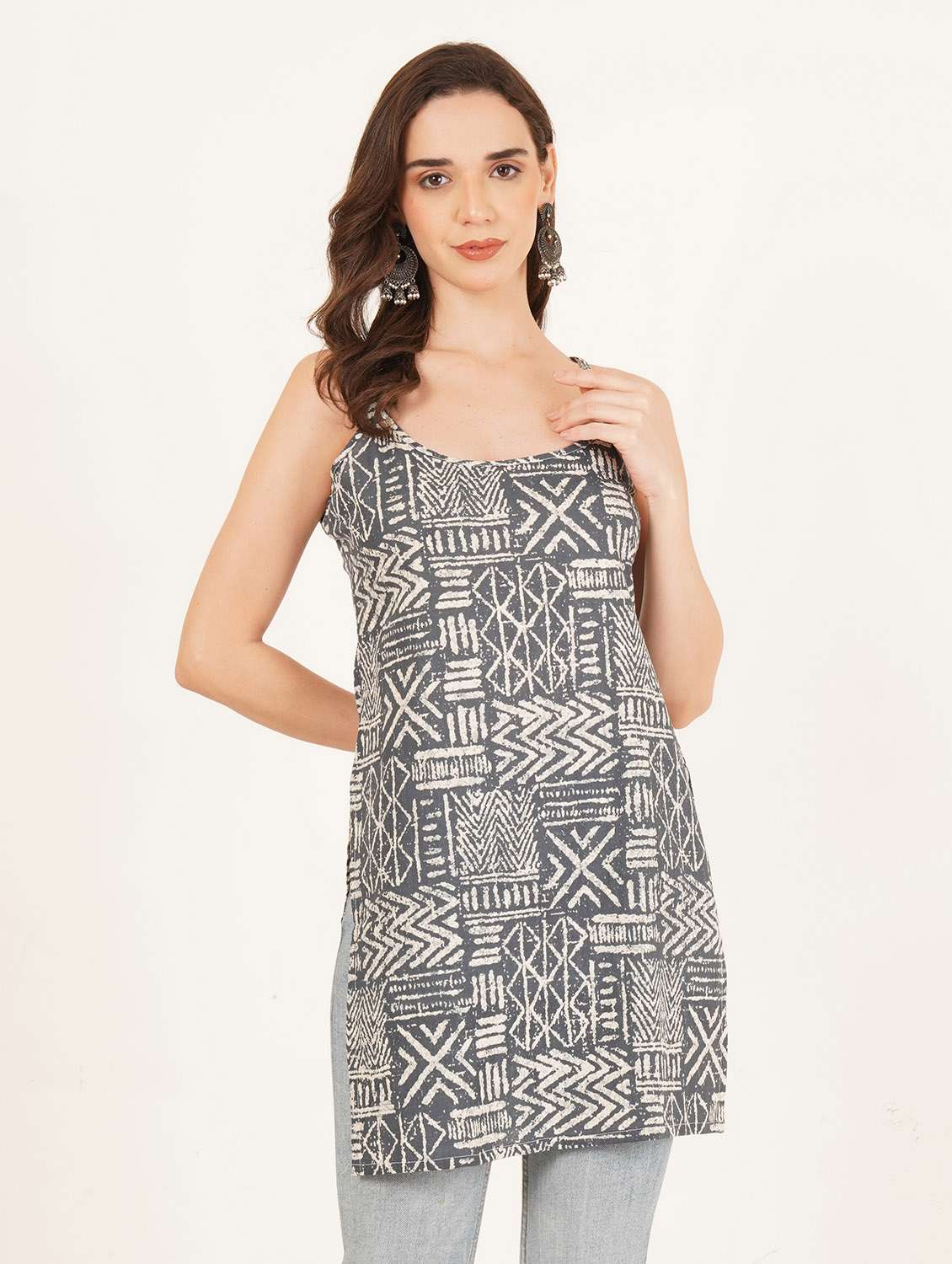 women printed sleeveless straight kurti